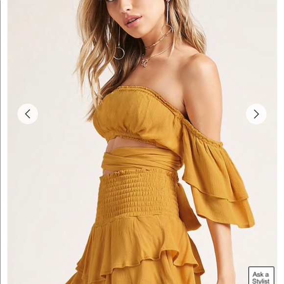 Yellow festival set - Picture 2 of 4